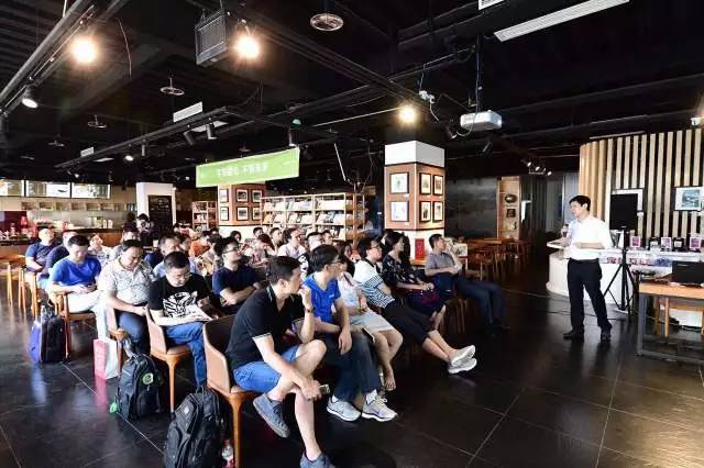 青腾长江三班深夜食堂 | 爱鲜蜂张赢:小便利店里的大学问 | Chuang Class